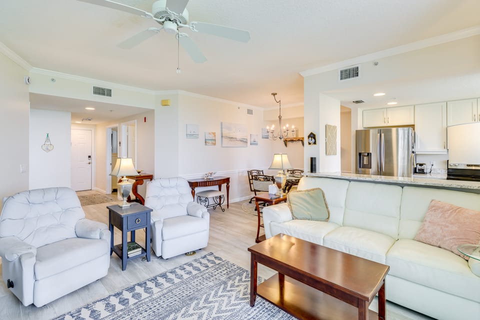 Walk to Stuart Beach: Resort Condo w/ Water View! Apartment in Hutchinson Island