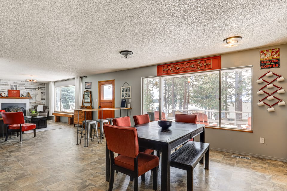 Steps to Pine Hollow Reservoir: Home w/ Fire Pit! House in Oregon