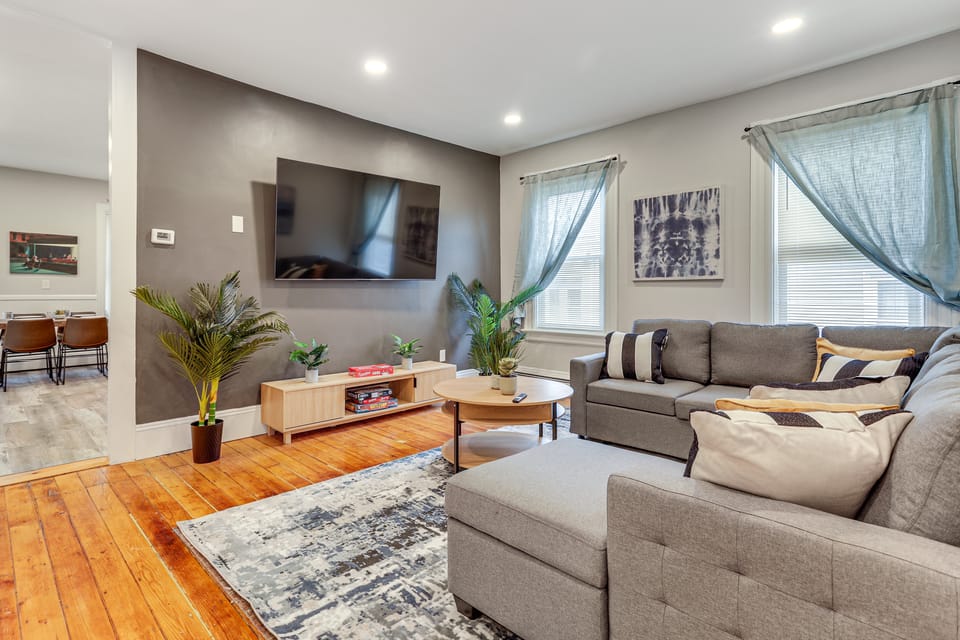 1 Mi to Dtwn: Pet-Friendly Providence Apt w/ Yard Apartment in Providence