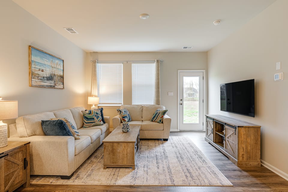5 Mi to Bethany Beach: Townhome w/ Pool! Apartment in Sussex County