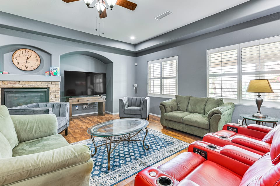 Backyard Oasis w/ Fire Pit: Laveen Village Retreat House in Laveen Village