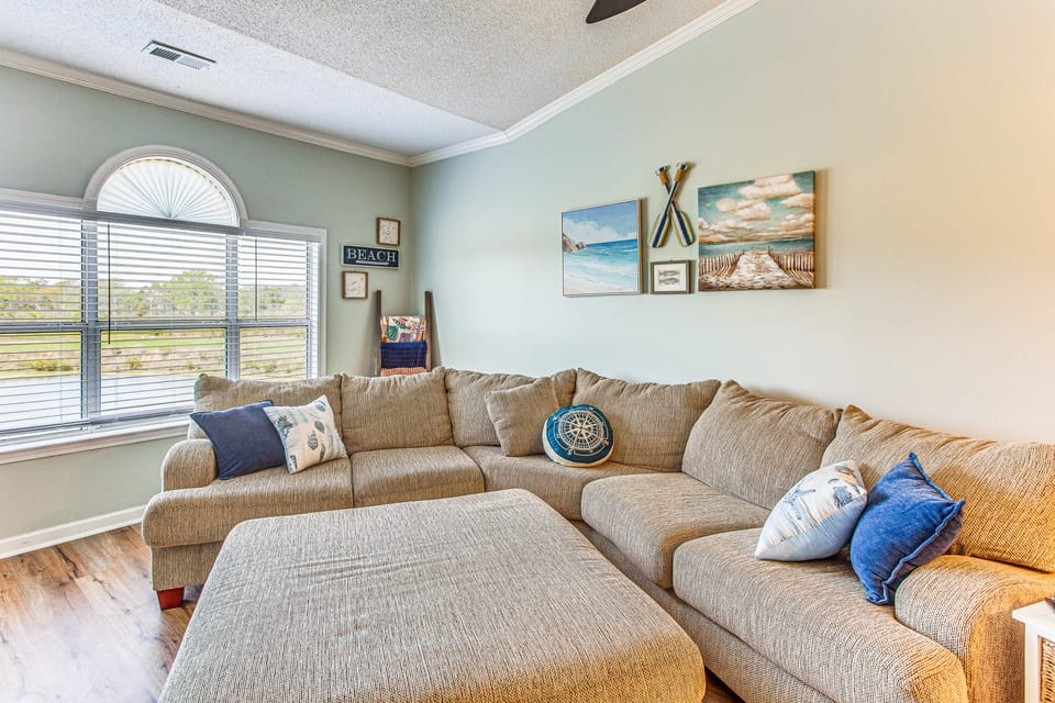 Balcony + Pool Access: Serene Little River Retreat Apartment in North Myrtle Beach
