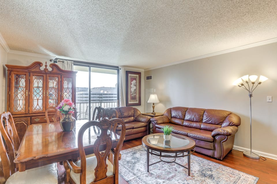 < 1 Mi to Downtown Denver: Condo w/ Pool Access! Apartment in Denver
