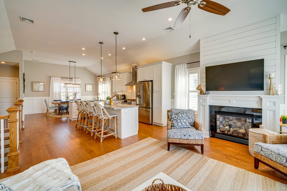 Close to Brigantine Beach: Home w/ 2 Decks House in Brigantine