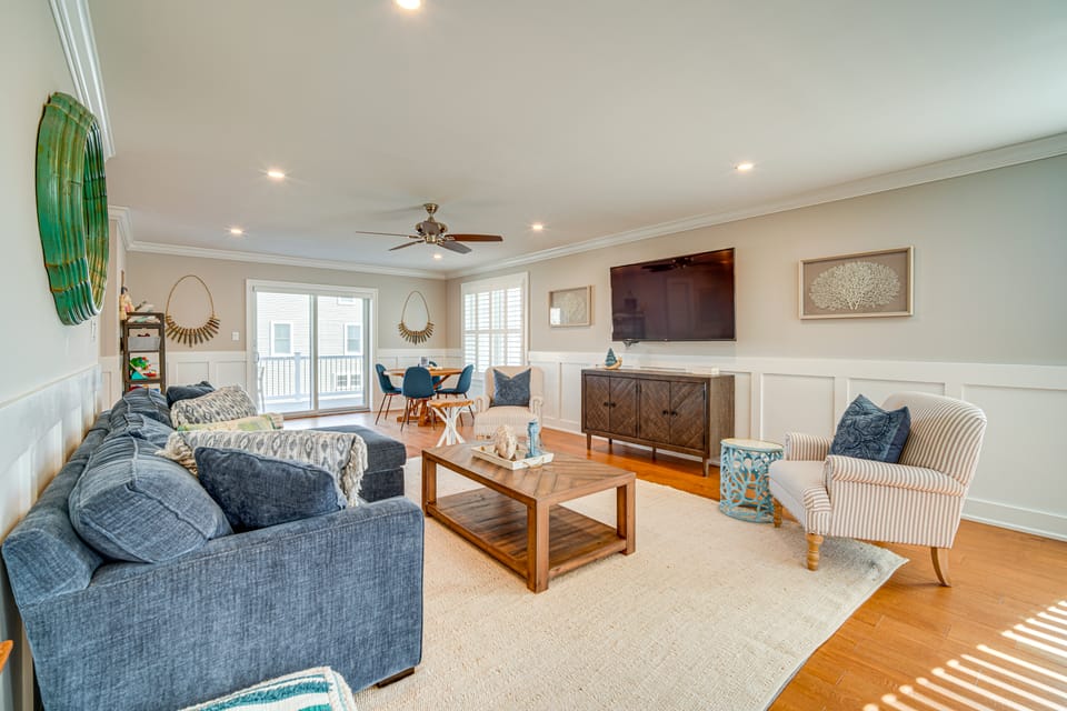 Close to Brigantine Beach: Home w/ 2 Decks House in Brigantine