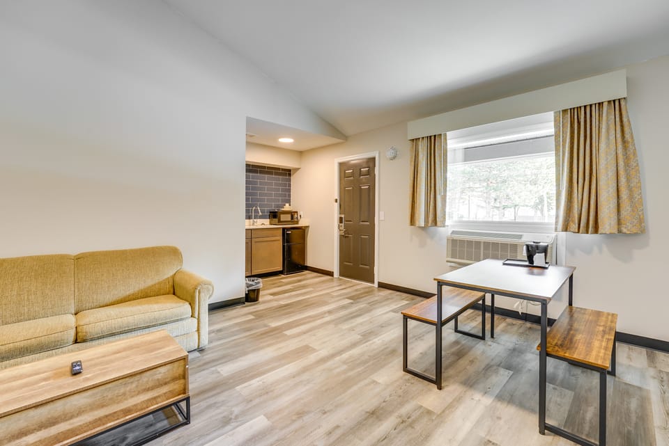1 Mi to Riverfront: Walkable Port Huron Studio Apartment in Port Huron