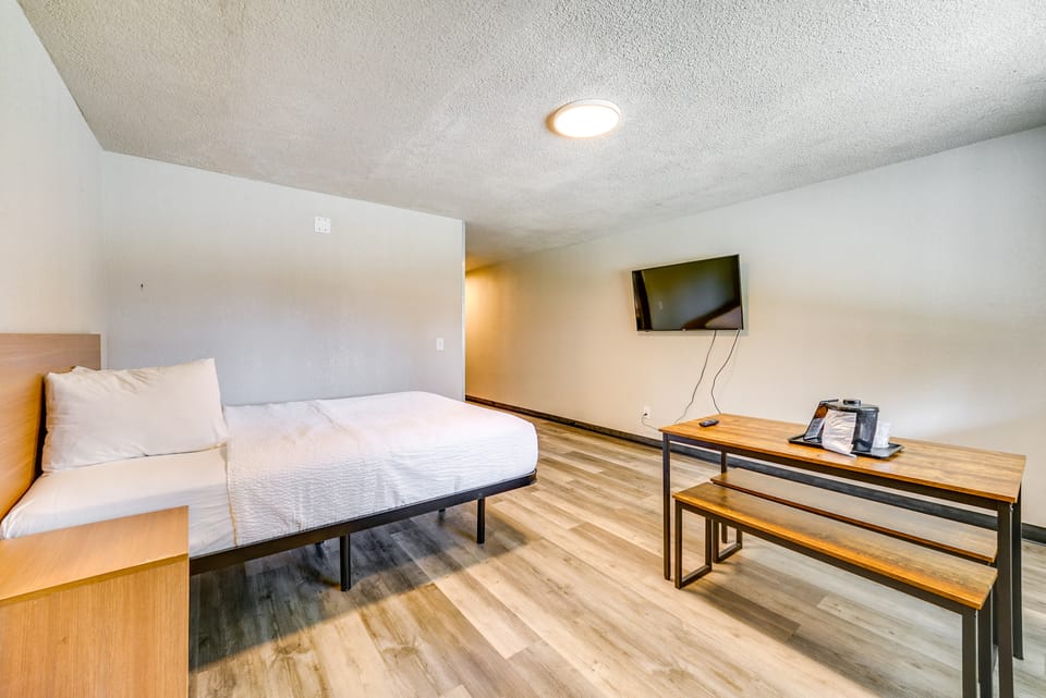 1 Mi to Lake Huron Beaches: Pet-Friendly Studio Apartment in Port Huron