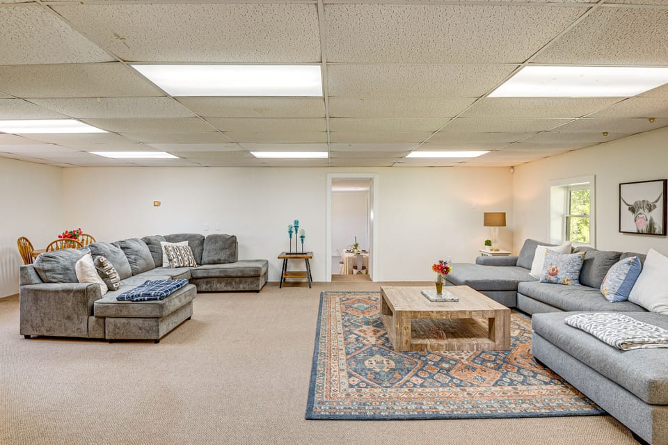 6 Mi to Scottsboro: Apt w/ Furnished Porch Apartment in Alabama