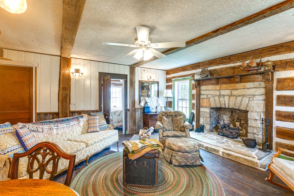 Hot Tub & Creek Views: Secluded Perryville Cabin House in Ozark Mountains