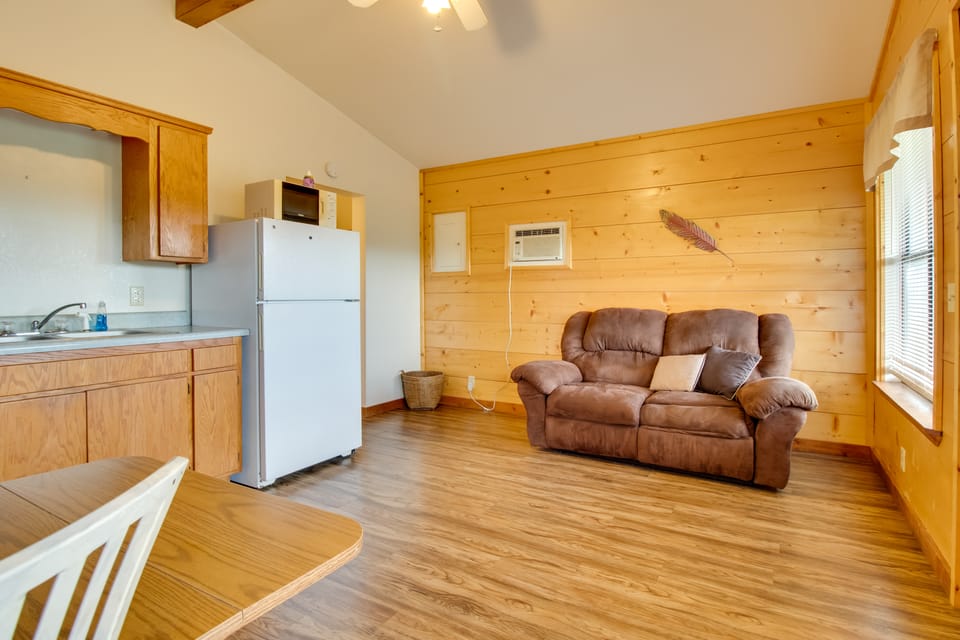 Mtn-View Porch: Arkansas Cabin Near White River House in Arkansas