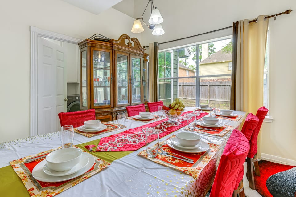 Home 7 Mi to Energy Corridor: Remote-Work Ready! House in Houston