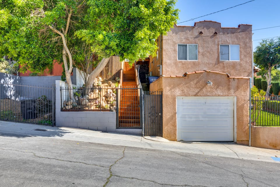 5 Mi to Dtwn Los Angeles: Apt w/ Outdoor Space! Apartment in East Los Angeles