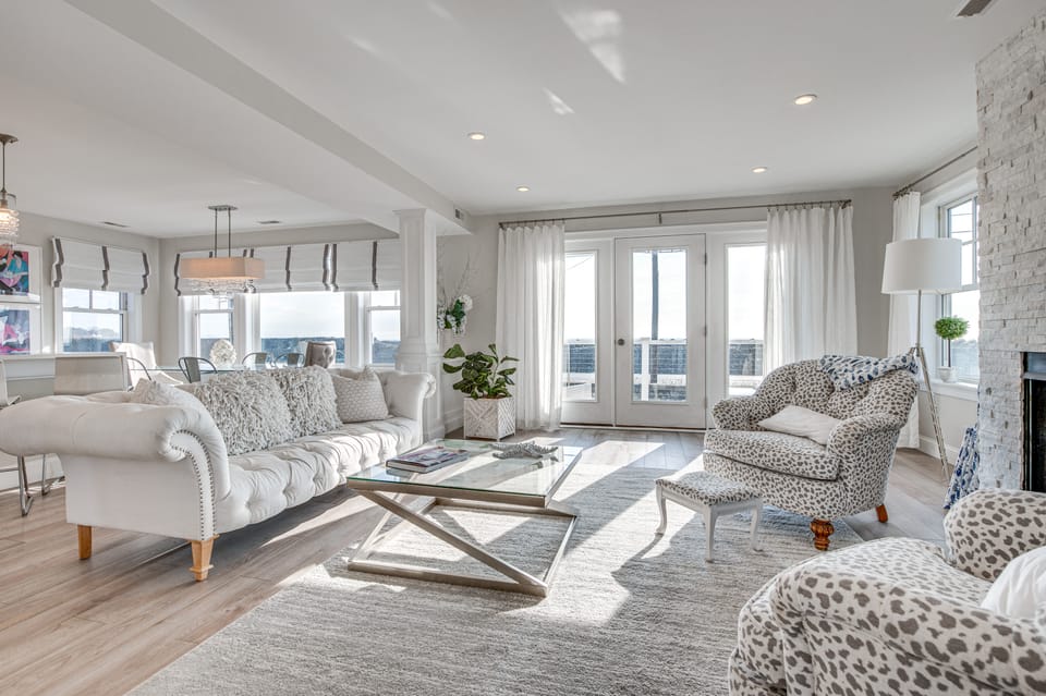 Walk to Rye Harbor State Park: Home w/ Ocean Views House in Rye