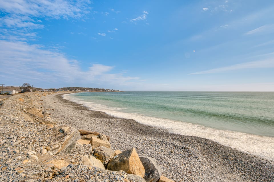 Walk to Rye Harbor State Park: Home w/ Ocean Views House in Rye