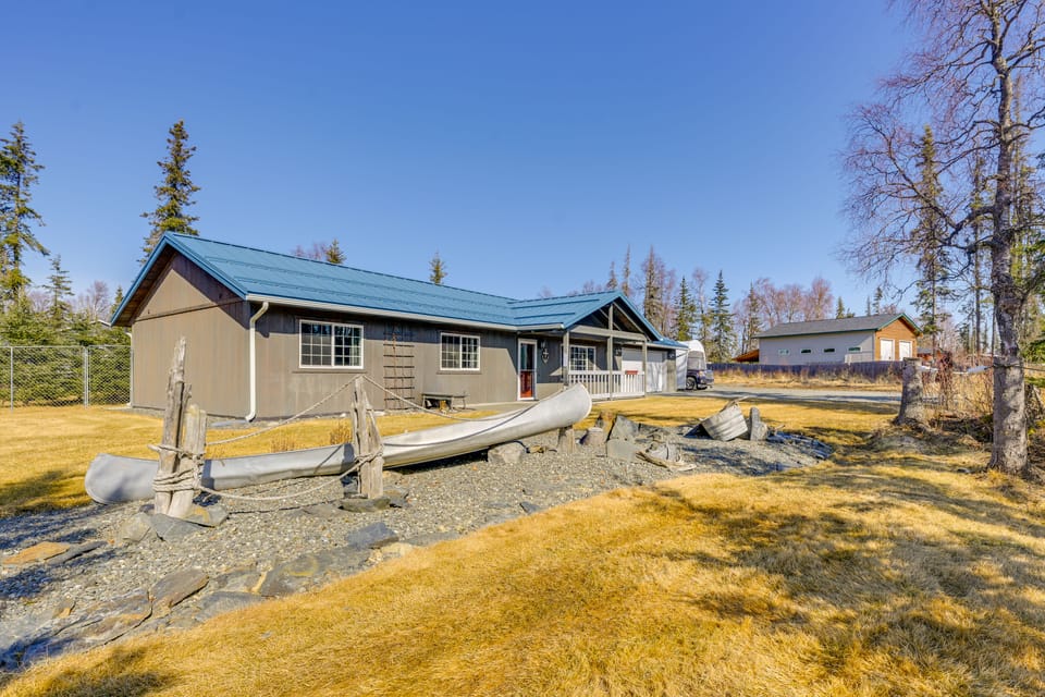 Yard Space w/ Fire Pit: Kenai Getaway! House in Alaska