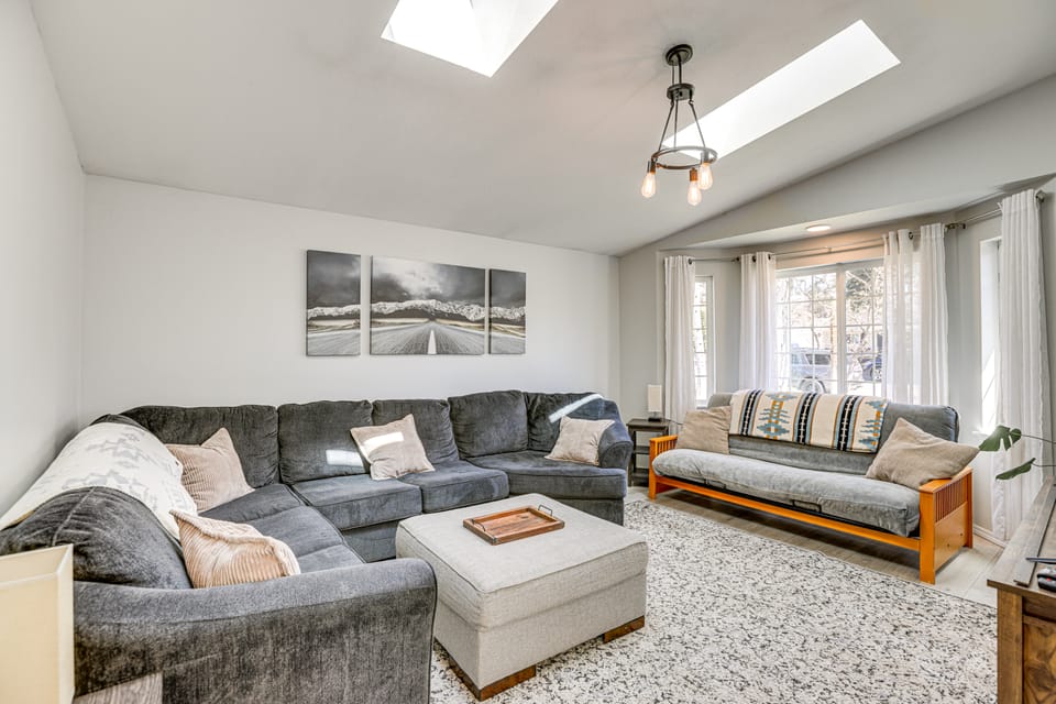 Family-Friendly Home w/ Fire Pit in Bend! House in Bend