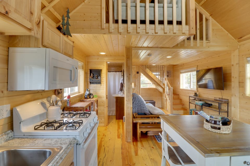Lake Access, Fire Pit: Glacier Country Getaway! Apartment in Kalispell