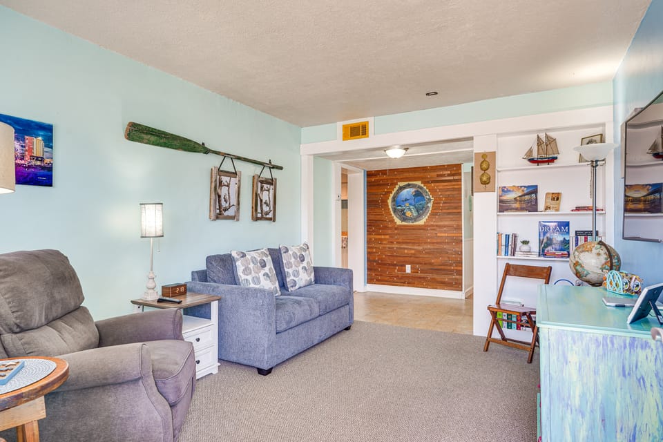 Steps to Sand: Panama City Beach Apartment! Apartment in Lower Grand Lagoon