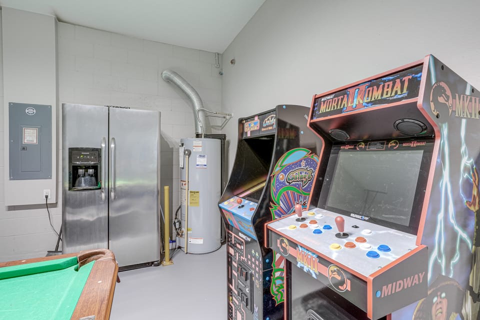 10 Mi to WDW: Family Home w/ Game Room & Pool! House in Four Corners
