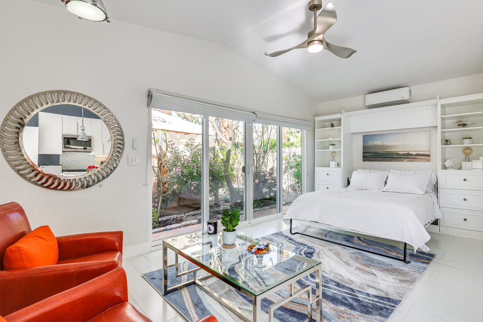 Golf, Shop & Hike: Sleek Rancho Mirage Studio Apartment in Rancho Mirage