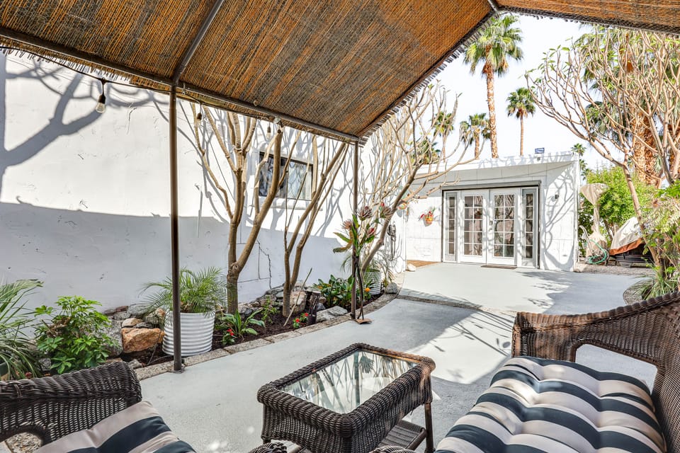 Golf, Shop & Hike: Sleek Rancho Mirage Studio Apartment in Rancho Mirage