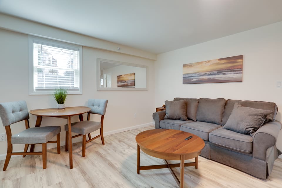3 Mi to Onset Beach: Sleek Apartment in Wareham Apartment in Wareham