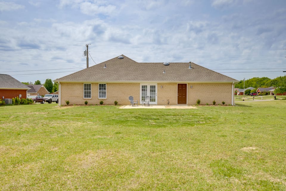 Patio & Spacious Yard: Home in Athens House in Huntsville