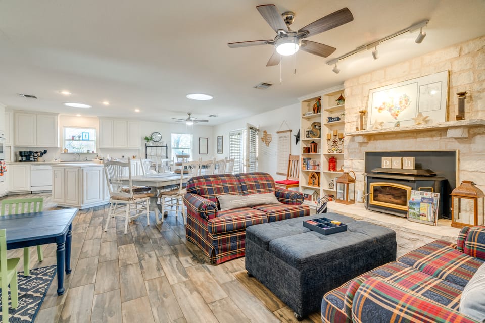 'Pecan Creek Haus' Lake LBJ Retreat w/ Boat Dock! House in Lake Lyndon B Johnson