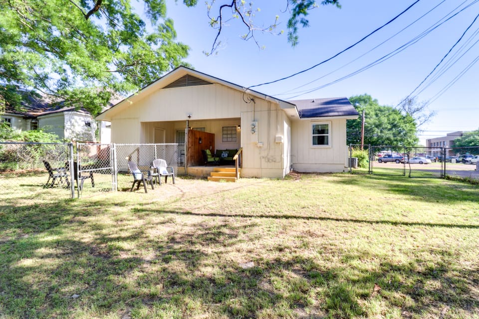 Walk to Dining & Shops: Dtwn Brookhaven Home! House in Mississippi