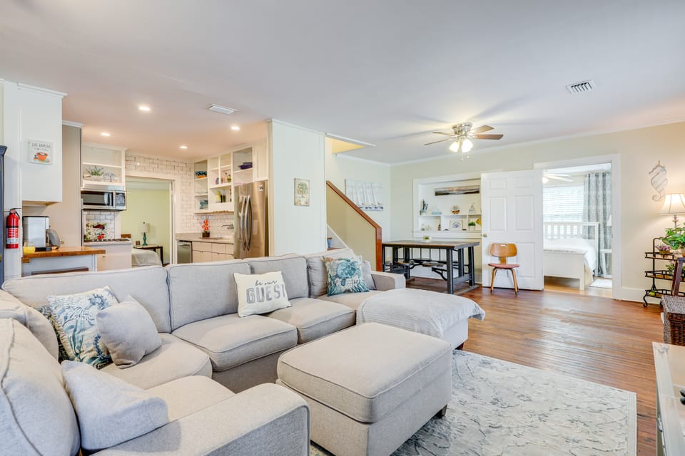 St. Marys Chic: Porch Living & Total Walkability! House in St Marys