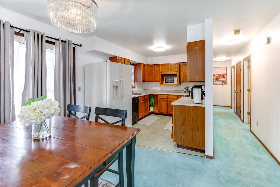 Near Dtwn & Pioneer Park: Fairbanks Home w/ Deck! House in Fairbanks