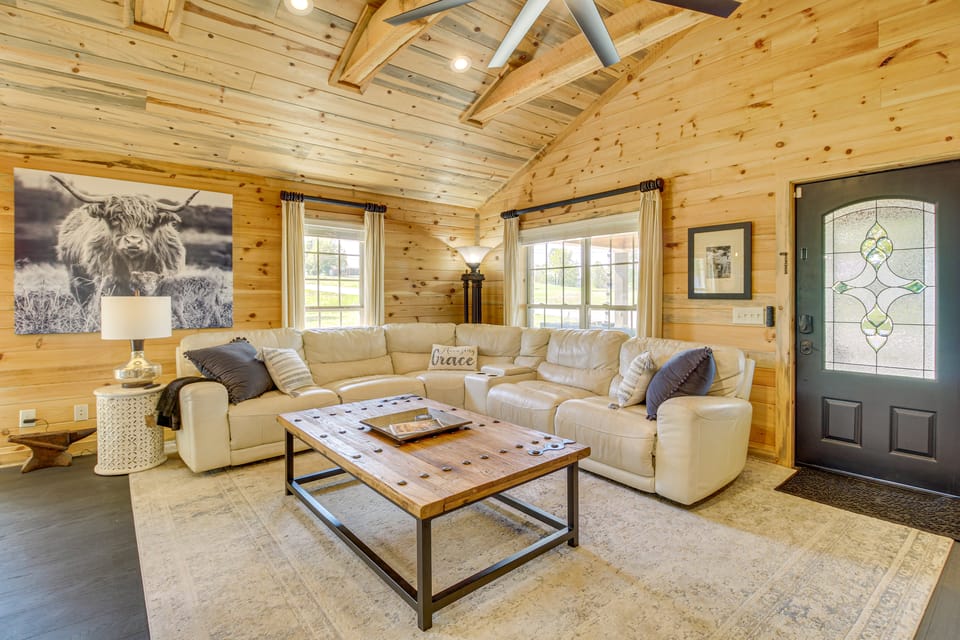 Great Outdoor Space: 'Margy's Farmhouse' in Jasper House in Georgia
