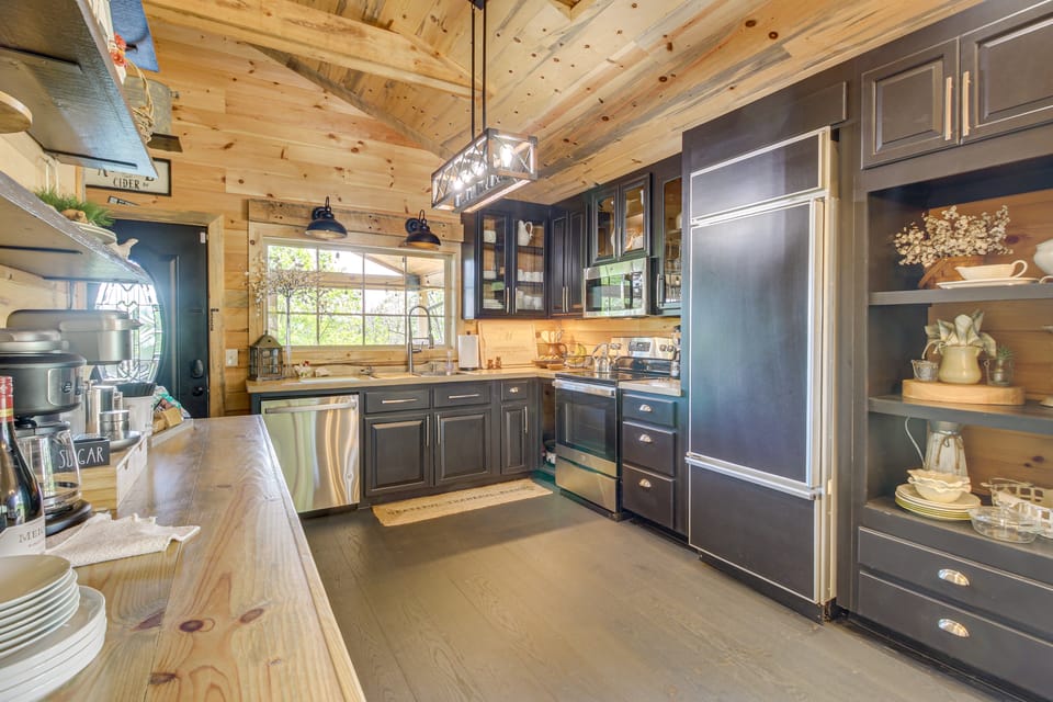 Great Outdoor Space: 'Margy's Farmhouse' in Jasper House in Georgia