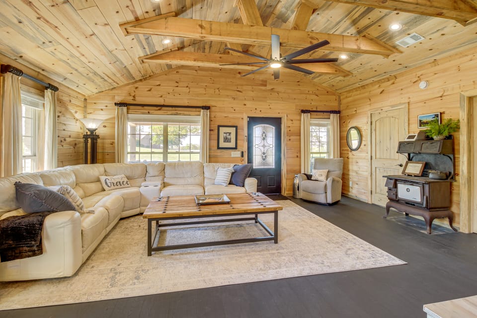 Great Outdoor Space: 'Margy's Farmhouse' in Jasper House in Georgia