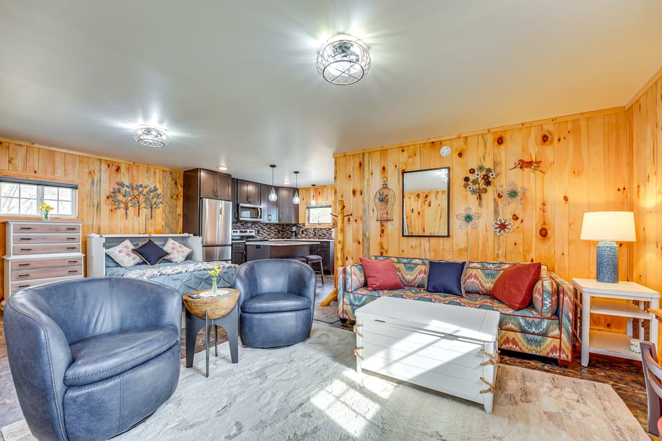Boat, Fish & Hike: Cozy Getaway in Twin Lake! Apartment in Michigan