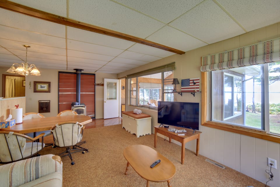 Dock & Fire Pit: Lakefront Cottage in Gould City! Cottage in Michigan