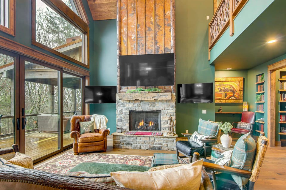 Scenic Sanctuary w/ Mtn Views: Glenville Lodge House in Tennessee