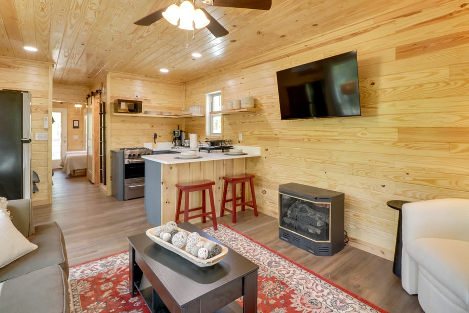 Fish & Hike: Cabin Hideaway w/ Deck in Alabama House in Alabama