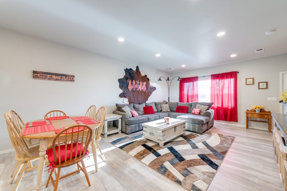 11 Mi to Fort Collins: Wellington Retreat w/ Patio Apartment in Wellington