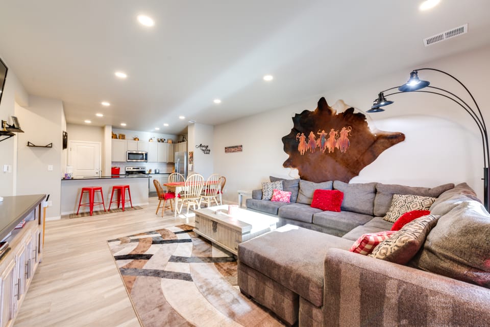 11 Mi to Fort Collins: Wellington Retreat w/ Patio Apartment in Wellington