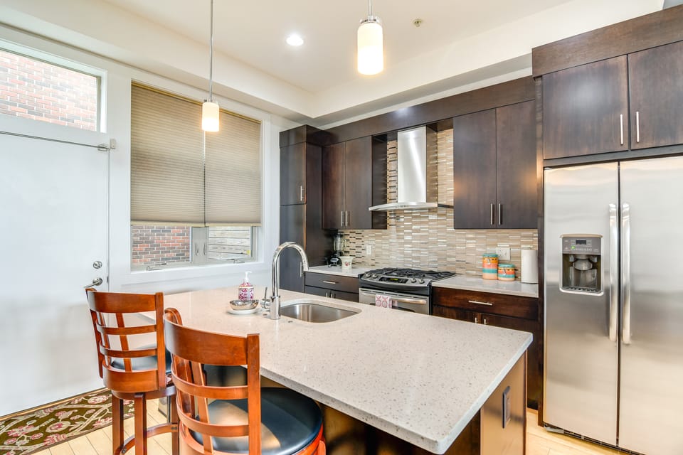 Private Patio! Stay By Old Town, Lincoln Financial Apartment in Philadelphia