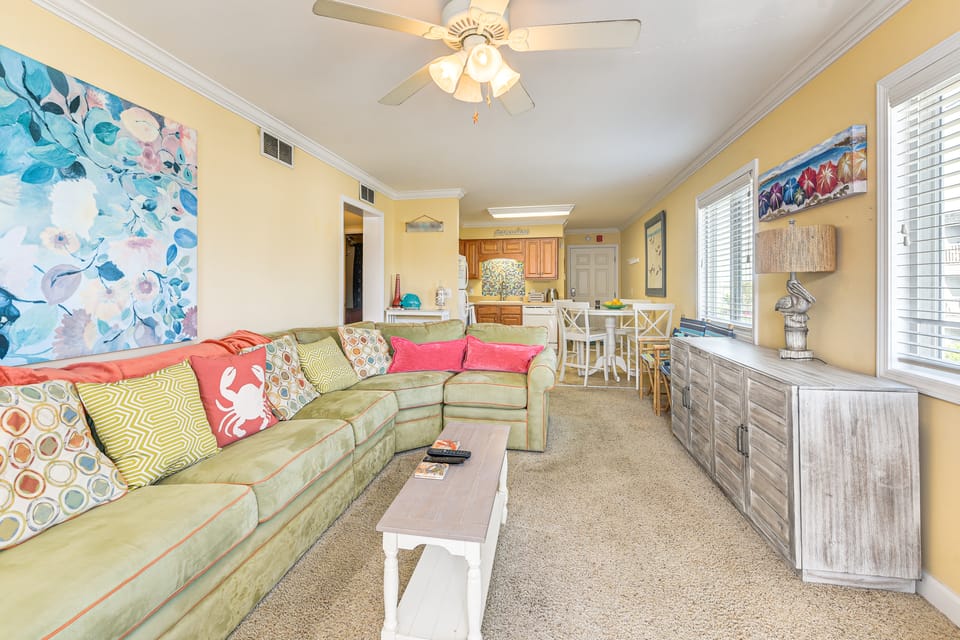 Steps to Beach: NMB Condo w/ Balcony & Pool Access Apartment in North Myrtle Beach