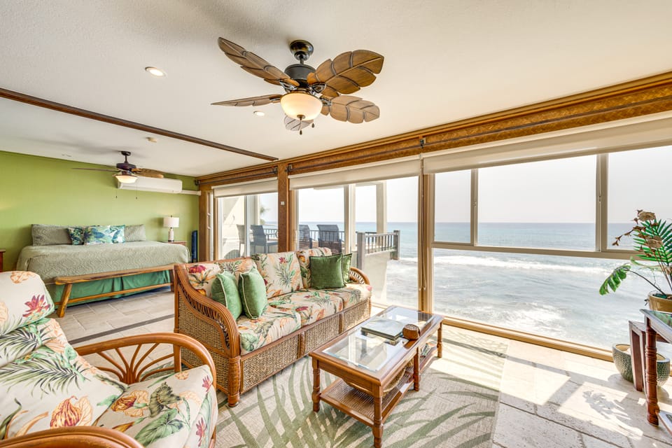 1 Mi to Magic Sands: Waterfront Big Island Condo Apartment in Holualoa