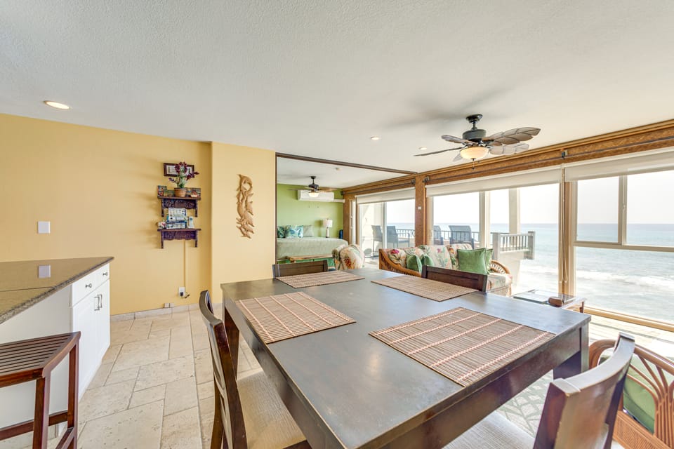 1 Mi to Magic Sands: Waterfront Big Island Condo Apartment in Holualoa