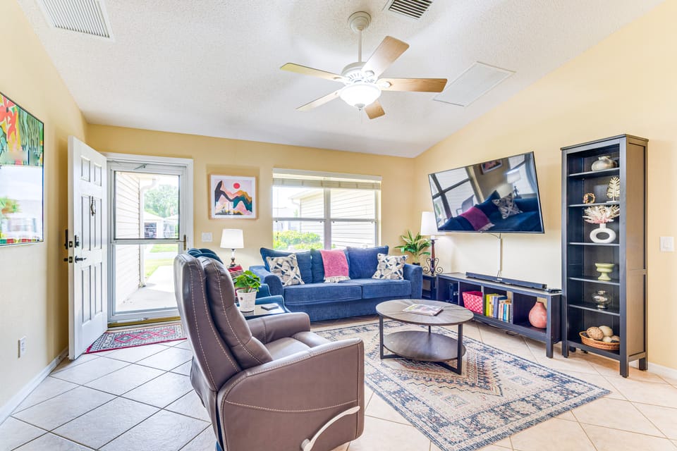Peaceful Escape w/ Golf Cart in The Villages! House in The Villages