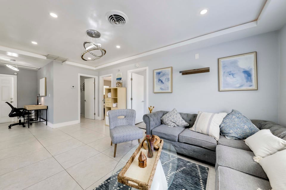 Unique 2 House Rental: 3 Mi to Beach & Boardwalk House in Hollywood