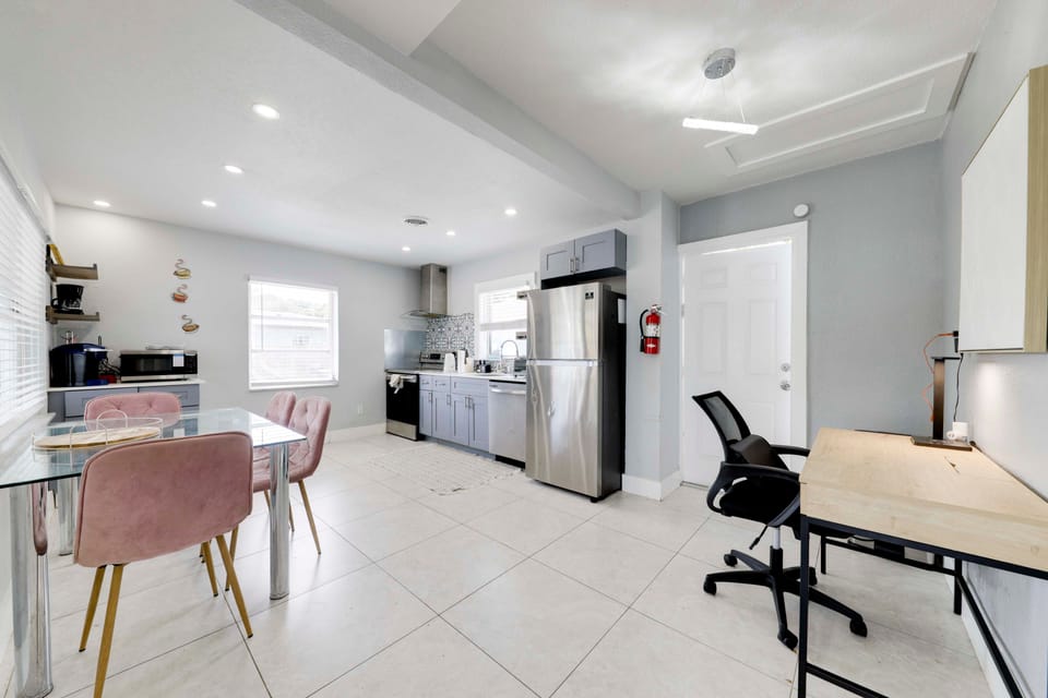 Unique 2 House Rental: 3 Mi to Beach & Boardwalk House in Hollywood