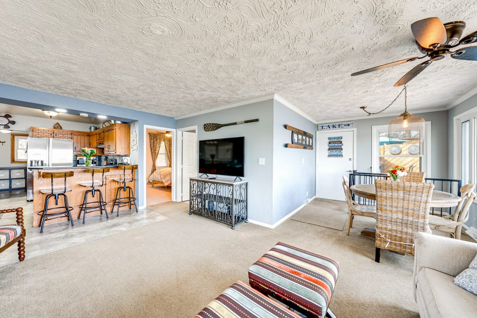 Fish, Swim & Explore: Mukwonago Lake House! House in Wisconsin