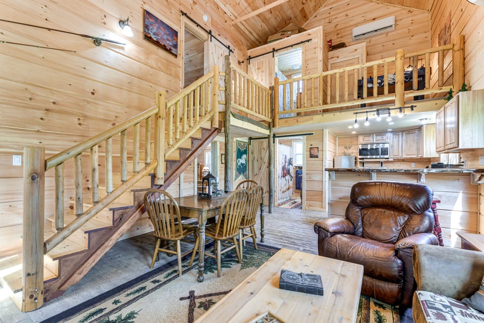 On-Site Creek Access: Pet-Friendly Cosby Cabin! House in Cosby