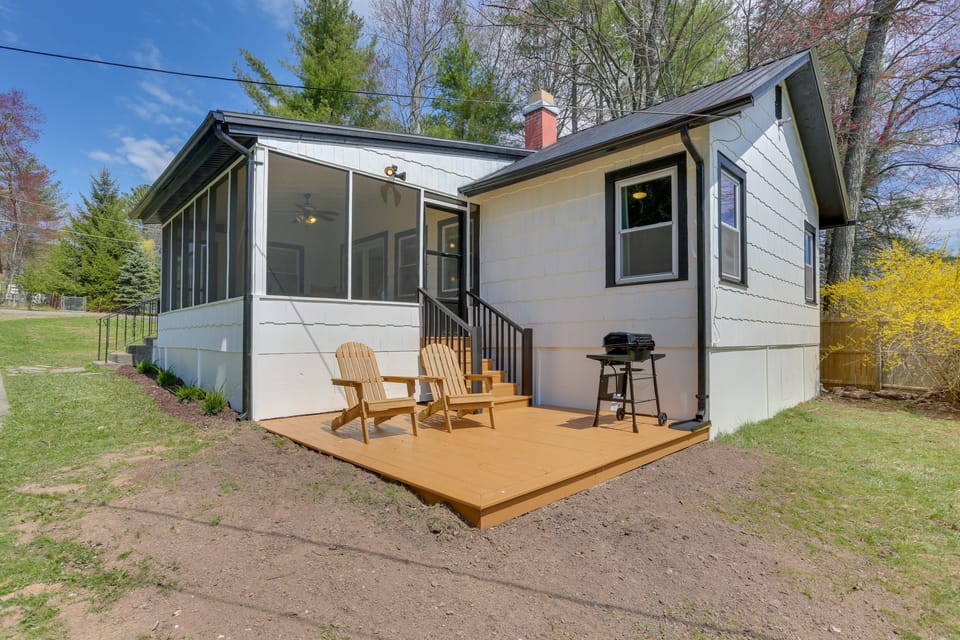 Walk to White Lake: Family Home w/ Deck & BBQ House in White Lake